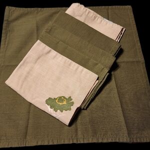 Set Of 4 TARGET HOME Green Napkins And 2 Coordinating Placemats